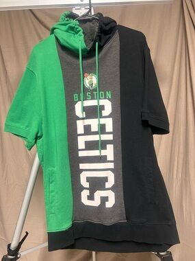 Boston Celtics Colorblock Short-Sleeve Hoodie - Green/Black/Grey
